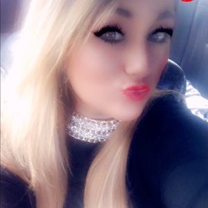 Meet your Posher, Brooke